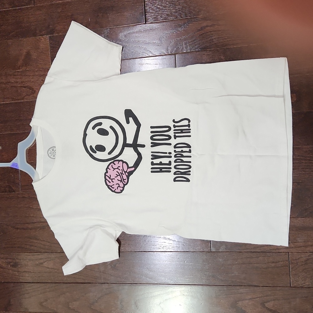 DOM White graphic Tee short sleeves size S